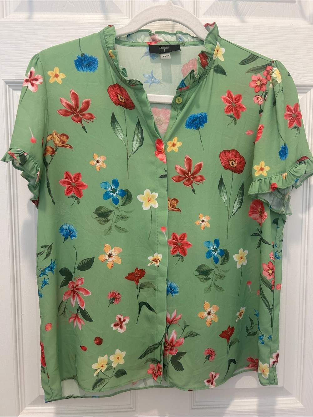 Tahari Green Floral Ruffle-Trim Button Blouse